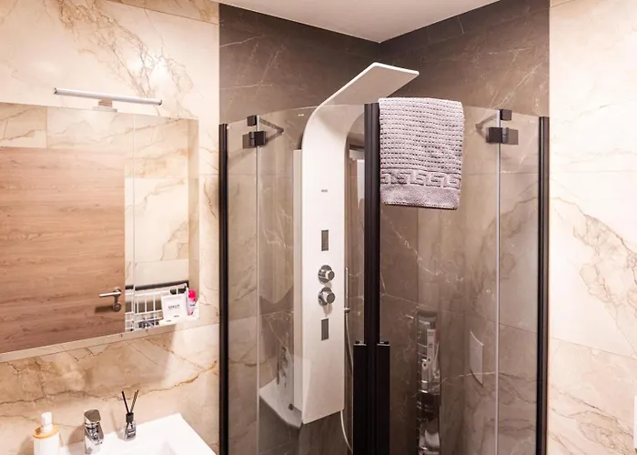 Daire Hrastnica Škofja Loka